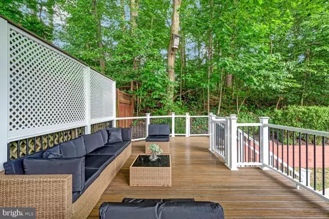 Exterior - 1929 Baton Dr, Vienna, VA 22182 photo 5 of 15