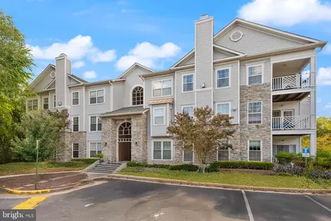 5924 Founders Hill Dr #203, Alexandria, VA 22310