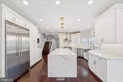 Kitchen - 6287 Willowfield Way, Springfield, VA 22150 photo 3 of 6