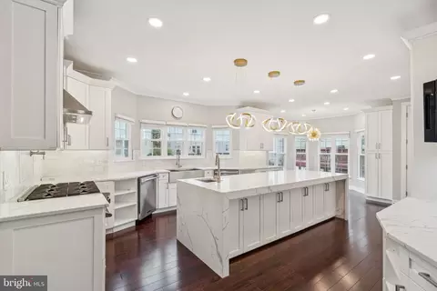 6287 Willowfield Way, Springfield, VA 22150