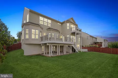 Exterior - 6287 Willowfield Way, Springfield, VA 22150 photo 3 of 12
