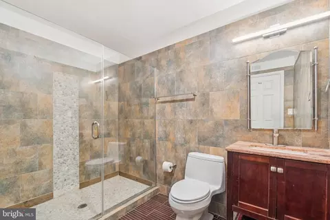 Bath - 6287 Willowfield Way, Springfield, VA 22150 photo 7 of 7