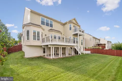 Exterior - 6287 Willowfield Way, Springfield, VA 22150 photo 8 of 12