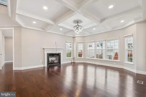 Living - 6287 Willowfield Way, Springfield, VA 22150 photo 3 of 7