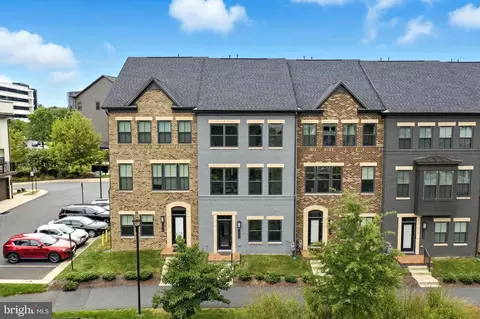 13222 Lake Waterview Way, Herndon, VA 20171