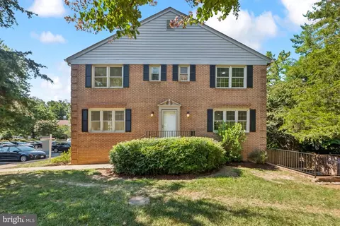 6182 Vine Forest Ct, Falls Church, VA 22044