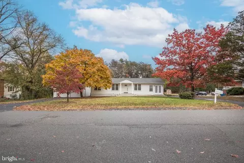 6807 Hackberry St, Springfield, VA 22150 photo 1