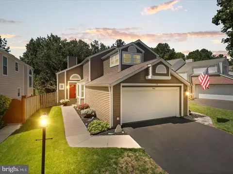 7460 Cross Gate Ln, Alexandria, VA 22315