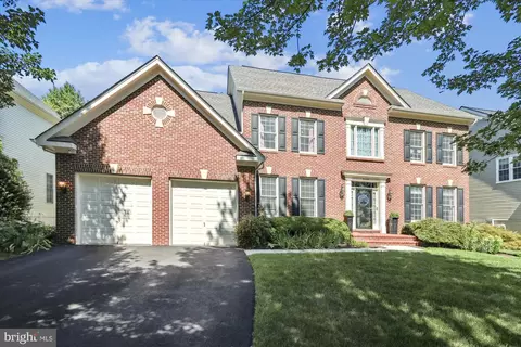 8049 Winstead Manor Ln, Lorton, VA 22079