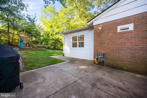 7203 Hadlow Dr, Springfield, VA 22152 photo 37