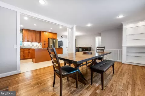 7203 Hadlow Dr, Springfield, VA 22152 photo 9