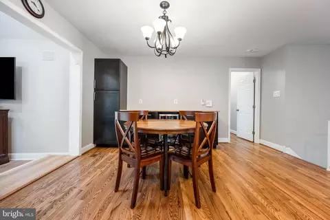 7203 Hadlow Dr, Springfield, VA 22152 photo 11