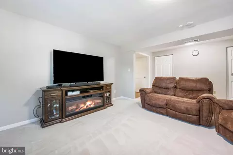 7203 Hadlow Dr, Springfield, VA 22152 photo 30