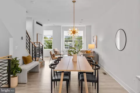 1891 Midline Ave, Reston, VA 20190 photo 4
