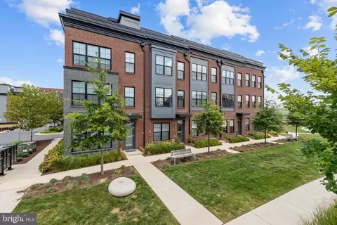 1891 Midline Ave, Reston, VA 20190 photo 2