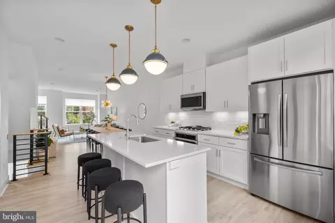 1891 Midline Ave, Reston, VA 20190 photo 15
