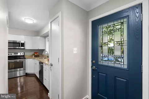 2050 Golf Course Dr, Reston, VA 20191 photo 5