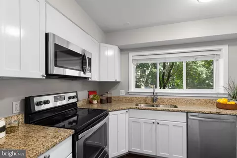 2050 Golf Course Dr, Reston, VA 20191 photo 8