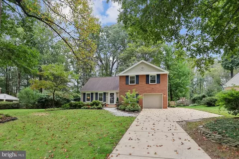 8221 Captain Hawkins Ct, Annandale, VA 22003