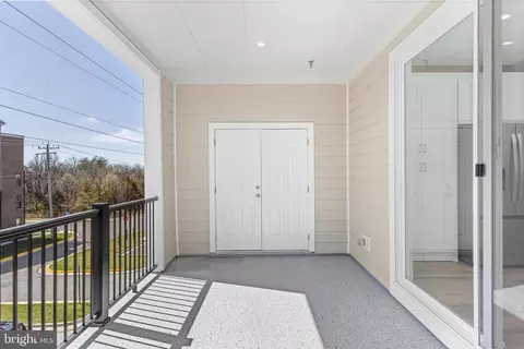 Exterior - 2611 River Birch Rd, Herndon, VA 20171 photo 3 of 3