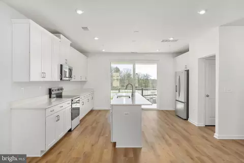 Entry Way - 2611 River Birch Rd, Herndon, VA 20171 photo 5 of 7
