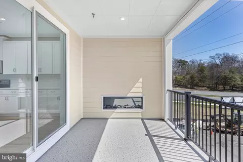 Exterior - 2611 River Birch Rd, Herndon, VA 20171 photo 2 of 3