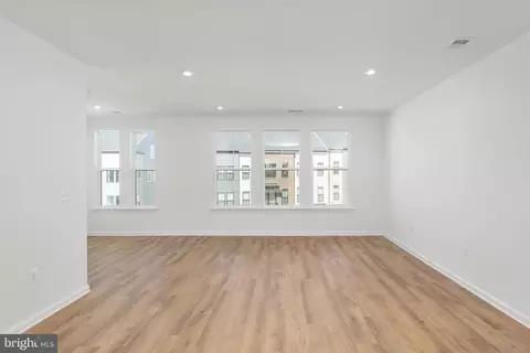 Living - 2611 River Birch Rd, Herndon, VA 20171 photo 2 of 2
