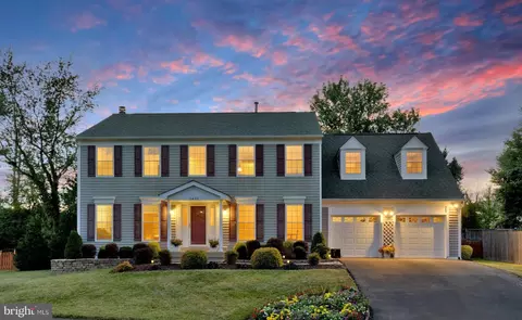 1472 Kingsvale Cir, Herndon, VA 20170
