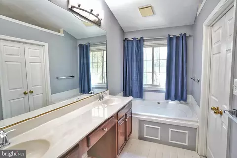 Bath - 8024 Readington Ct, Springfield, VA 22152 photo 5 of 7
