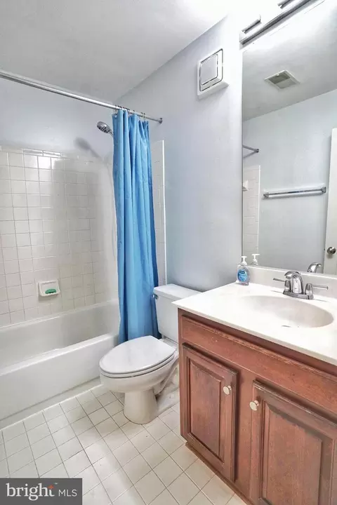 Bath - 8024 Readington Ct, Springfield, VA 22152 photo 7 of 7