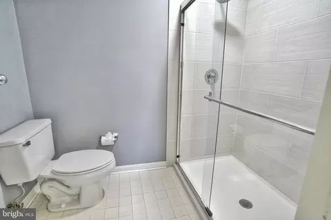 Bath - 8024 Readington Ct, Springfield, VA 22152 photo 4 of 7
