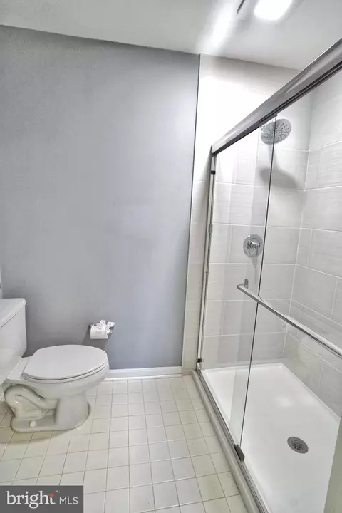 Bath - 8024 Readington Ct, Springfield, VA 22152 photo 3 of 7