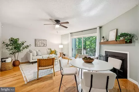 2210 Coppersmith Sq, Reston, VA 20191 photo 10