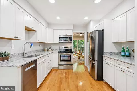 2210 Coppersmith Sq, Reston, VA 20191 photo 3