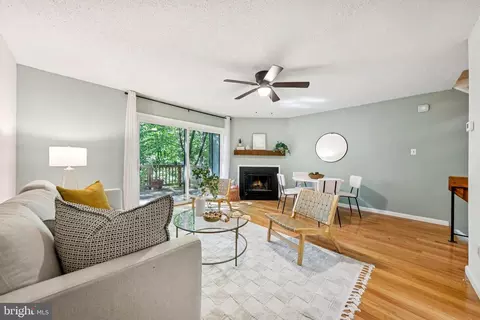 2210 Coppersmith Sq, Reston, VA 20191 photo 9
