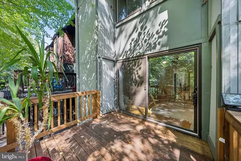 2210 Coppersmith Sq, Reston, VA 20191 photo 13