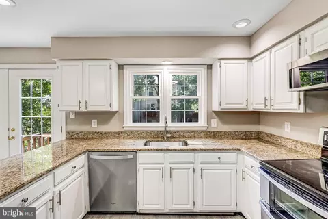 Kitchen - 8182 Cliffview Ave, Springfield, VA 22153 photo 1 of 1
