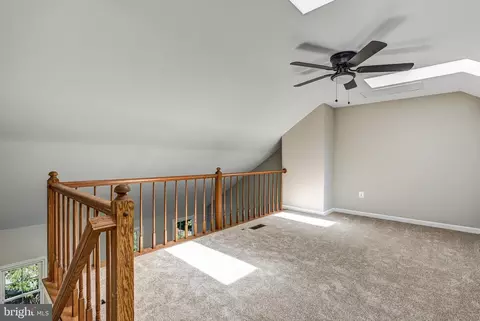 Entry Way - 8182 Cliffview Ave, Springfield, VA 22153 photo 1 of 2