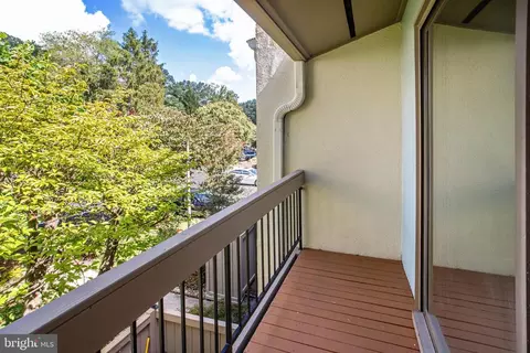 Exterior - 11653 Newbridge Ct, Reston, VA 20191 photo 9 of 15
