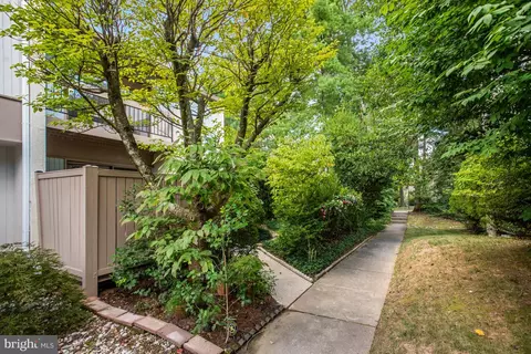 Exterior - 11653 Newbridge Ct, Reston, VA 20191 photo 15 of 15