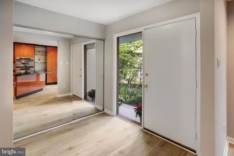 Entry Way - 11653 Newbridge Ct, Reston, VA 20191 photo 2 of 5
