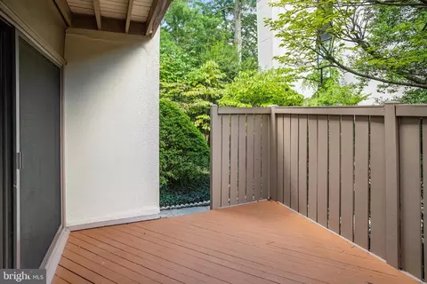 Exterior - 11653 Newbridge Ct, Reston, VA 20191 photo 3 of 15