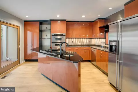 Kitchen - 11653 Newbridge Ct, Reston, VA 20191 photo 1 of 4