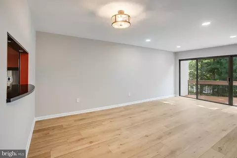 Living - 11653 Newbridge Ct, Reston, VA 20191 photo 4 of 9