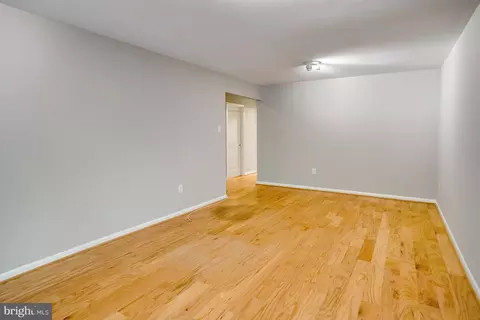Living - 11653 Newbridge Ct, Reston, VA 20191 photo 9 of 9