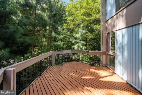 Exterior - 11653 Newbridge Ct, Reston, VA 20191 photo 5 of 15
