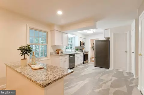 11401 Running Cedar Rd, Reston, VA 20191 photo 9