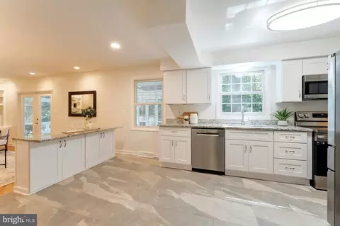 11401 Running Cedar Rd, Reston, VA 20191 photo 8