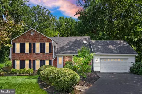 5305 Hexagon Pl, Fairfax, VA 22030