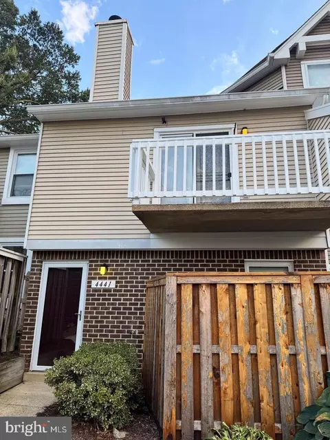 4441 Pembrook Village Dr #124, Alexandria, VA 22309
